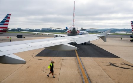 Smoke from unknown passenger device forces emergency landing of American Airlines flight to Washington-Dulles