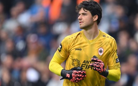 Manchester United transfer target Senne Lammens left out of Royal Antwerp team as move edges closer