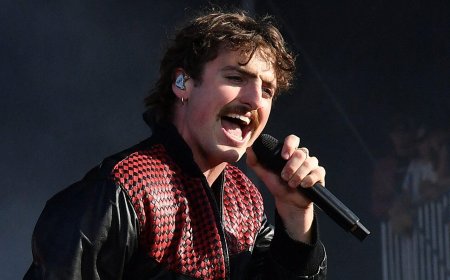 Benson Boone’s Stage Design Goes Viral For NSFW Reason