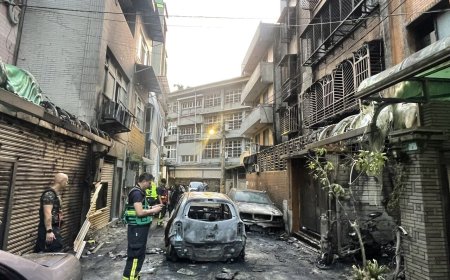 快訊／新店「自小客燃燒」波及住宅8送醫！警尋獲瓦斯罐疑車主縱火