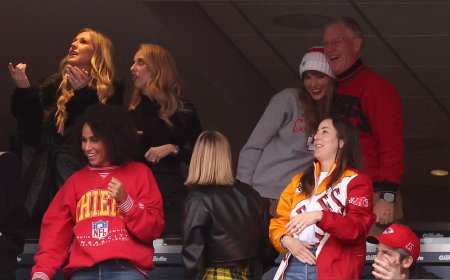 Inside Travis Kelce’s Relationship With Taylor Swift’s Family