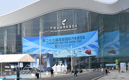 八大豪华品牌集体缺席成都车展，自主品牌热衷“包馆”