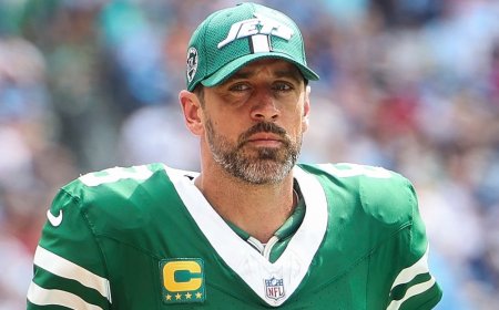 New York Jets WAGs 'Never Saw' Aaron Rodgers' Mysterious Wife