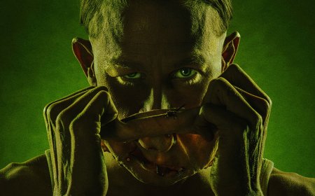 See the Terrifying 1st Look at Charlie Hunnam as Ed Gein in 'Monster'