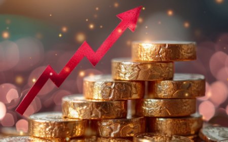 股价跌超4%！老铺黄金股份激励平台减持公司股票