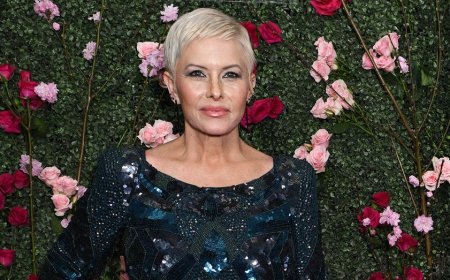 'Baywatch' star Nicole Eggert undergoes mastectomy surgery for stage 2 breast cancer treatment