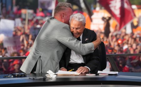 Sportscaster Lee Corso Signs Off From 'College GameDay' After 38 Years