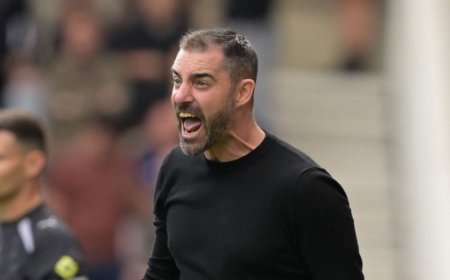 ‘Sacked in the morning’ – Fans turn on Championship manager just five games into new season