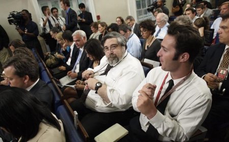 Mark Knoller, Longtime CBS News White House Correspondent, Dies at 73