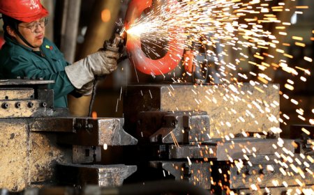 8月制造业PMI升至49.4%，主要原材料购进价格连续三个月回升