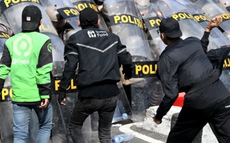 印尼总统普拉博沃因抗议活动取消中国之行，TikTok暂停直播