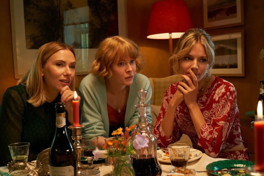 ‘My Mother’s Wedding’ Review: Scarlett Johansson and Sienna Miller Play Sisters in a Warm Family Dramedy