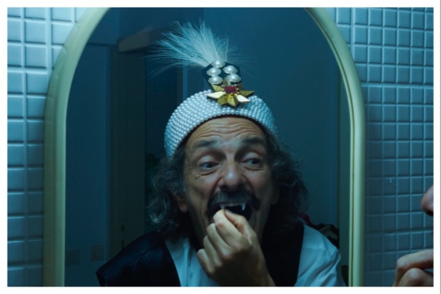 Sex, TikTok and Ed Wood: Radu Jude Uses All the Tricks in Rule-Breaking ‘Dracula,’ but at Least He ‘Didn’t Kill Anybody’