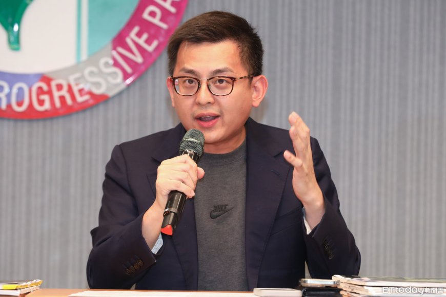 吳思瑤稱「疊加關稅早說過」　民進黨發言人尬笑：我不認真