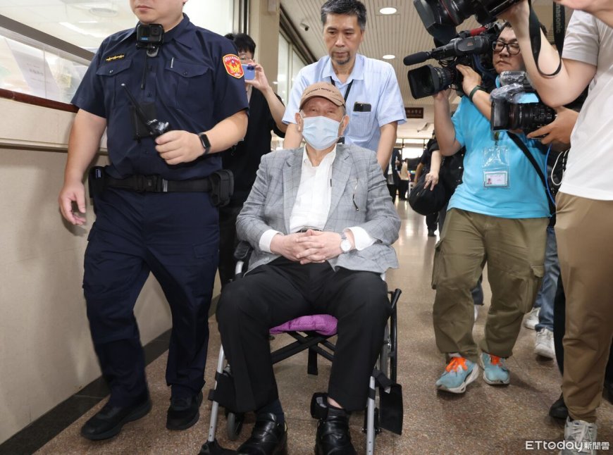 沈慶京出庭嘆：害了柯文哲　願將容積獎勵「信託給法院」求解套