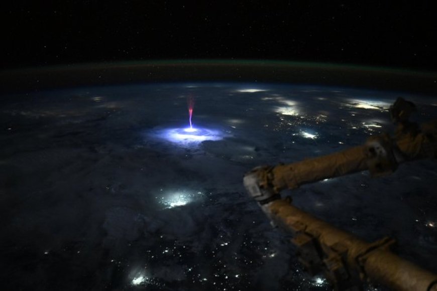 国际空间站宇航员拍到罕见巨型喷流，NASA 呼吁公众提交相关照片