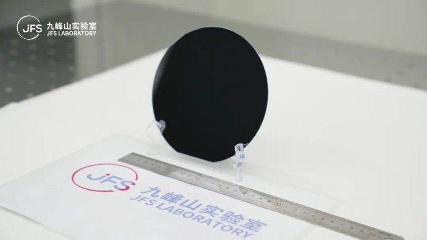 有望推动国产光芯片成本大降,我国成功开发 6 英寸 InP 激光器与探测器外延工艺