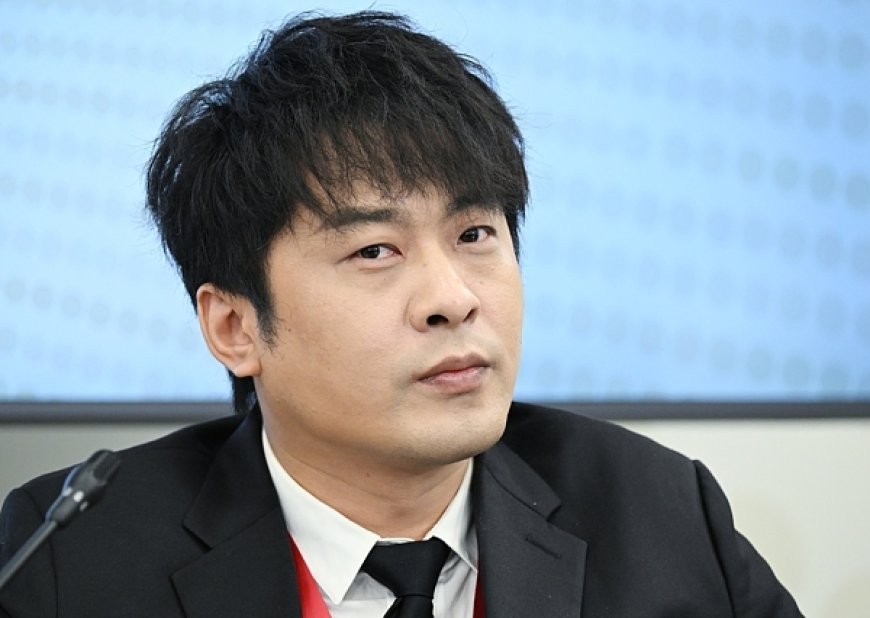 辛巴再次宣布退出直播行业,未回应自创卫生巾致癌争议