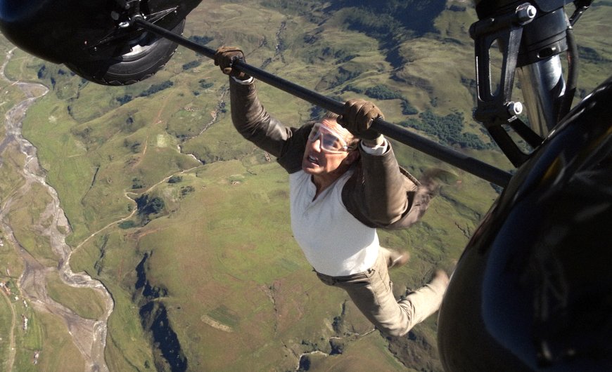 Tom Cruise’s Joints in His Fingers ‘Separated From Force’ During Plane Stunt in ‘Mission: Impossible – The Final Reckoning’: ‘Hands Were Absolutely Swollen’