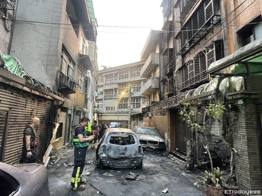 快訊／新店「自小客燃燒」波及住宅8送醫！警尋獲瓦斯罐疑車主縱火