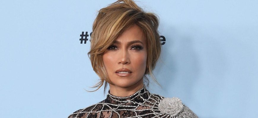 Jennifer Lopez's 17-Year-Old Daughter, Emme, Is The Singer's Carbon Copy In Wholesome New Photo