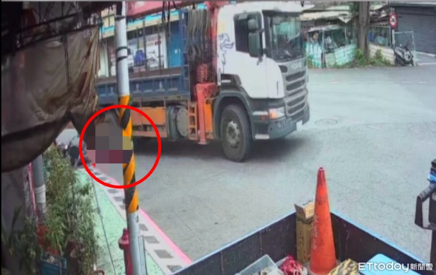 斷魂畫面曝！71歲嬤看完愛孫遭大貨車輾爆亡　兒認屍悲痛崩潰