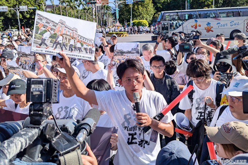 黃國昌號召「走讀」爆衝突8警受傷　警：將依《集遊法》偵辦