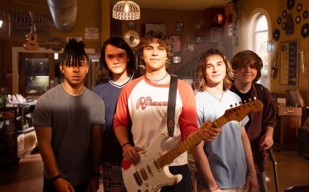 Will 'Outer Banks' and 'Runarounds' Cross Over Despite Not Being 'Connected'?