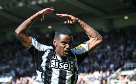 ‘Wrong on so many counts’ – Liverpool warned Alexander Isak could repeat transfer threat to them