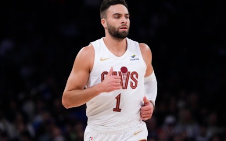 Max Strus Out 3-4 Months With Surgery On Jones Fracture In Left Foot