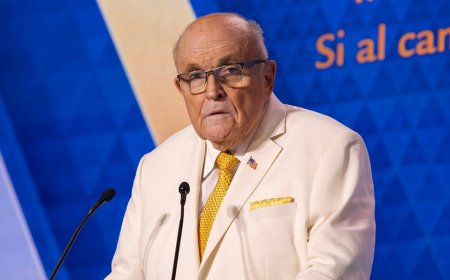 Giuliani car accident not a targeted attack, spokesman says