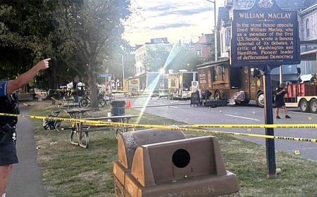 Minivan plows through crowd at Pennsylvania festival, injuring three people