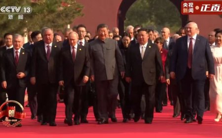 歷史一刻！習近平、普丁、金正恩「首次」同框　媒體被禁拍天安門城樓