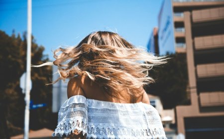 頭髮毛燥、落髮增加！頭髮「洗後不吹乾」壞處超乎你想像