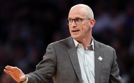 UConn's Dan Hurley reveals burnout, says stress of chasing 3 consecutive titles pushed him to the edge