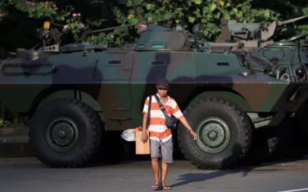 印度尼西亚抗议活动：妇女团体聚集在议会前面