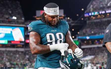 Eagles star Jalen Carter ejected for spitting on Cowboys' Dak Prescott before first snap of NFL season