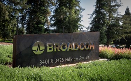 博通 FY2025Q3 营收同比增长 22%，拿下新客户 AI 芯片大单