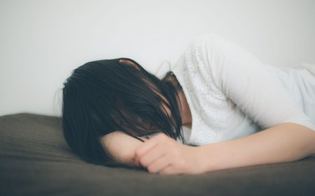 醉衝旅館嘿咻太激烈！2人滾下床她撞斷2門牙　正妹告性侵被打臉