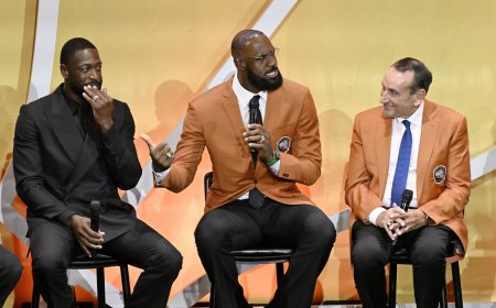 2008救贖之隊名人堂重聚　詹皇致敬Kobe、霍華德妙語掀笑聲