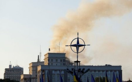 俄罗斯最大规模无人机袭击点燃基辅政府大楼