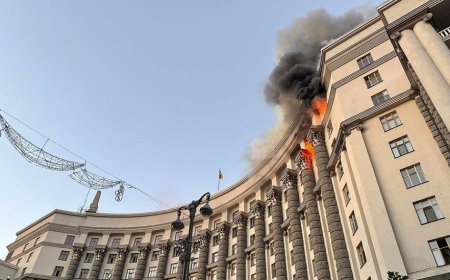 疑遭无人机袭击，乌政府大楼首次受损