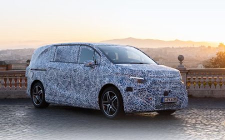 梅赛德斯-奔驰 VLE 原型车首次亮相车展：最高 8 座椅布局，明年上市