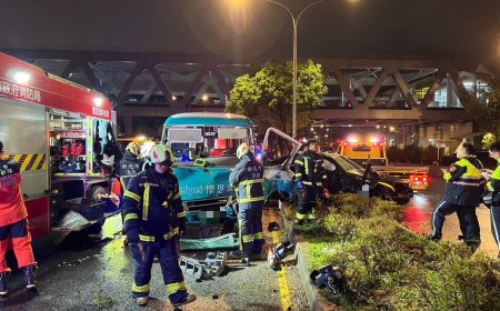 快訊／新店轎車撞分隔島「衝入對向」再撞懷恩專車　3人受傷