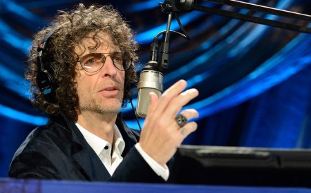 Stern tricks outlets into reporting he quit SiriusXM with Andy Cohen prank