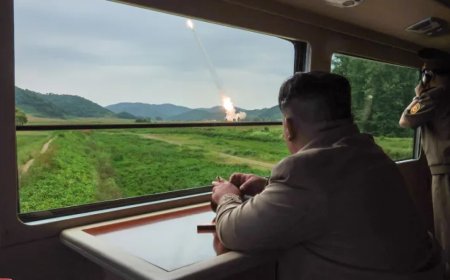 朝鲜领导人金正恩称新型洲际弹道导弹火箭发动机试验“意义重大”