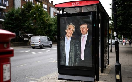 美国民主党人公开“特朗普给爱泼斯坦的庆生信”，克林顿也在文件中