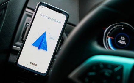 “高德扫街榜”攻入点评领域， 同日大众点评重启品质外卖