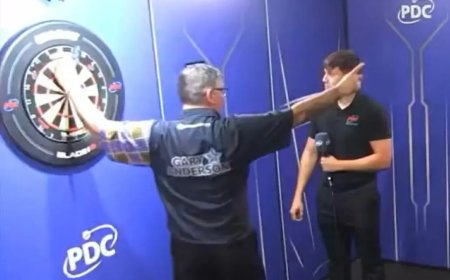 Darts star risks fine with incredible act of sportsmanship to rival