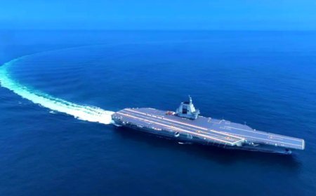 官方证实：福建舰首次通过台湾海峡